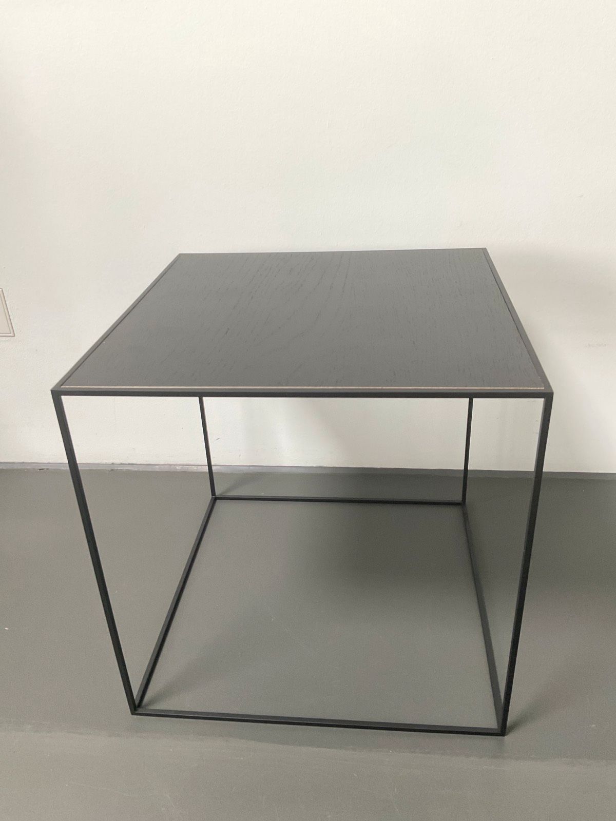 Audo - By lassen twin Tisch 42 cm Esche schwarz / cool grey