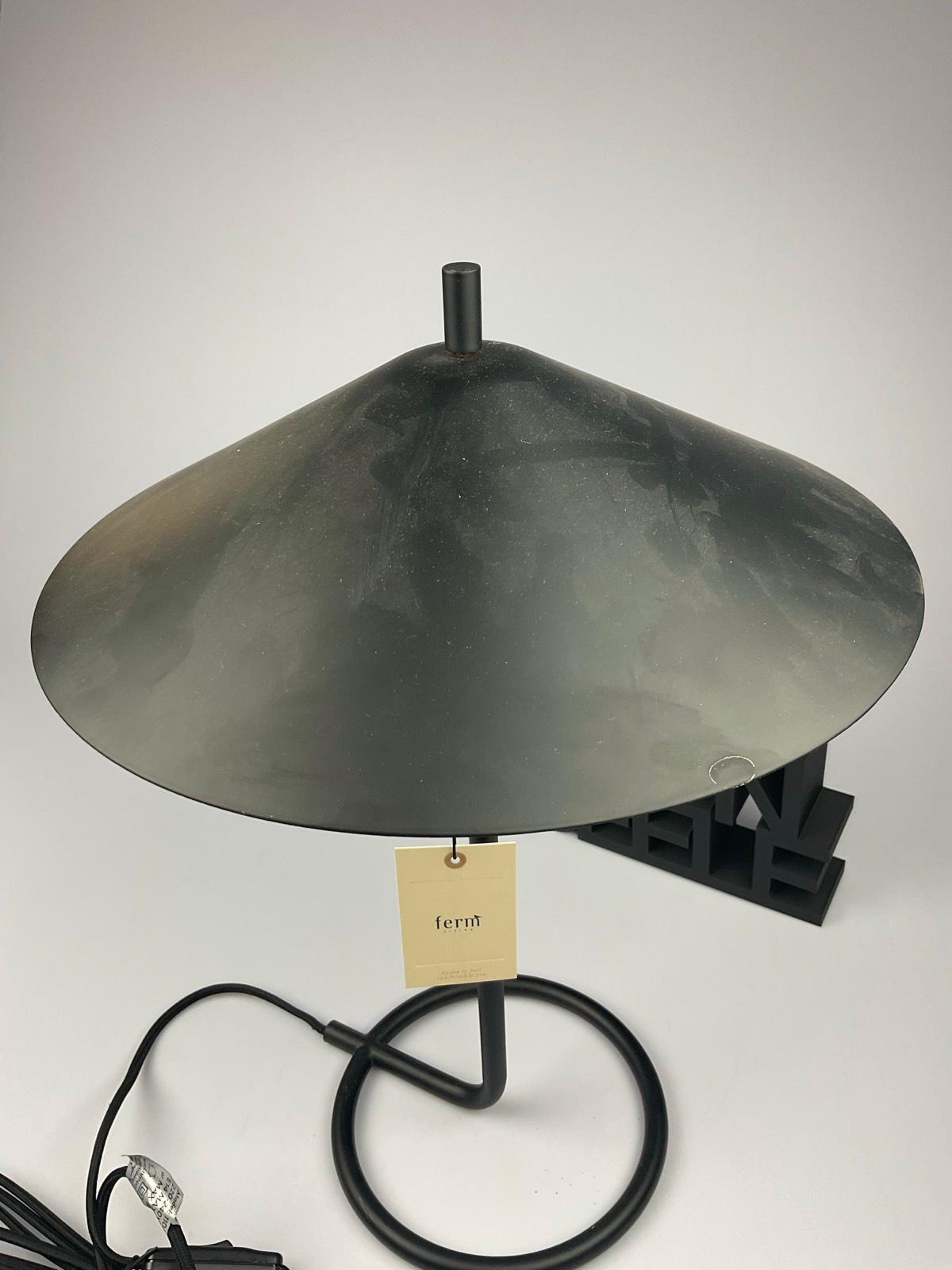 Ferm Living Filo Tischleuchte schwarz