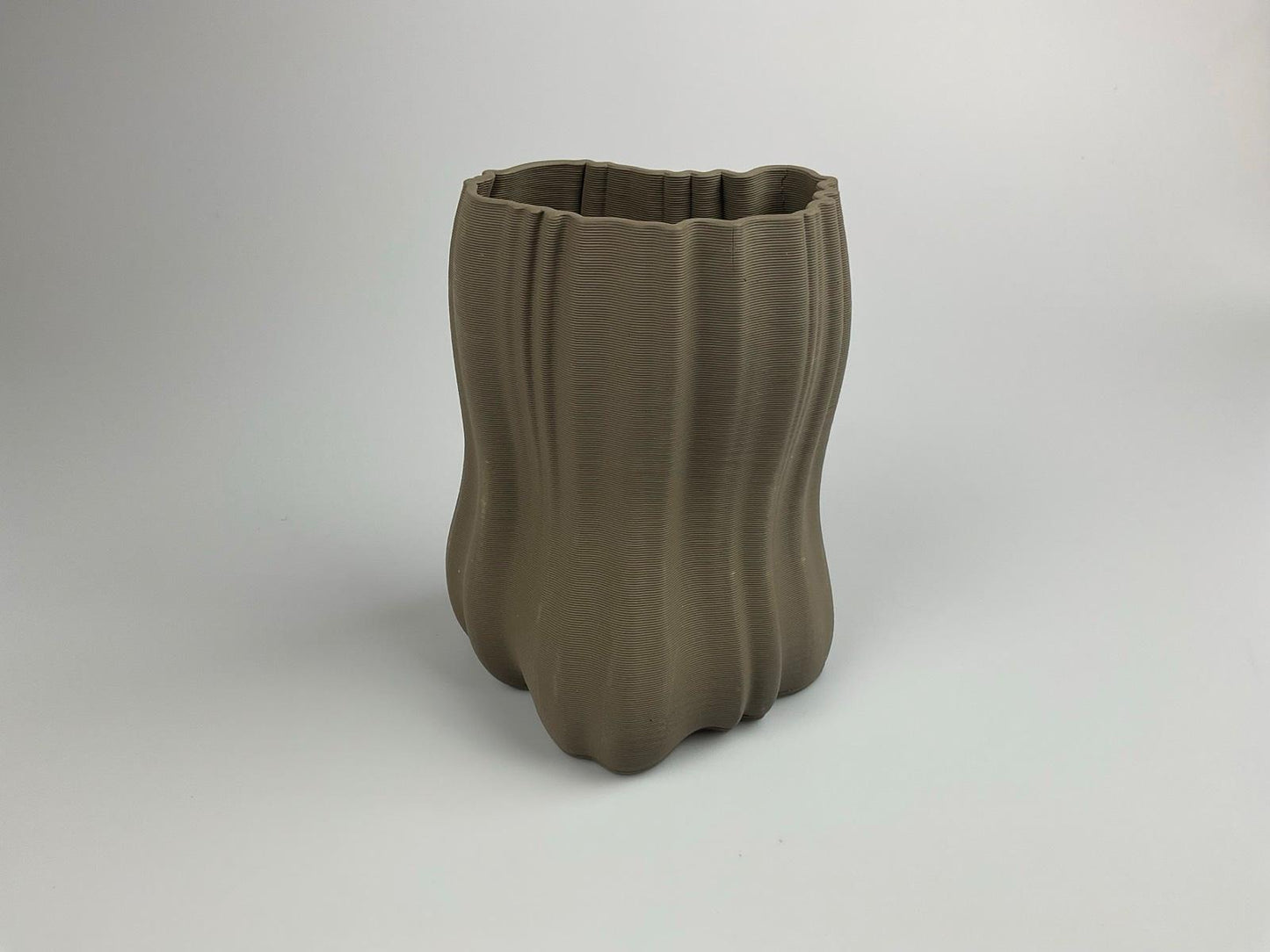 Ferm Living Moire Vase Gr. S Höhe 20 cm anthrazit