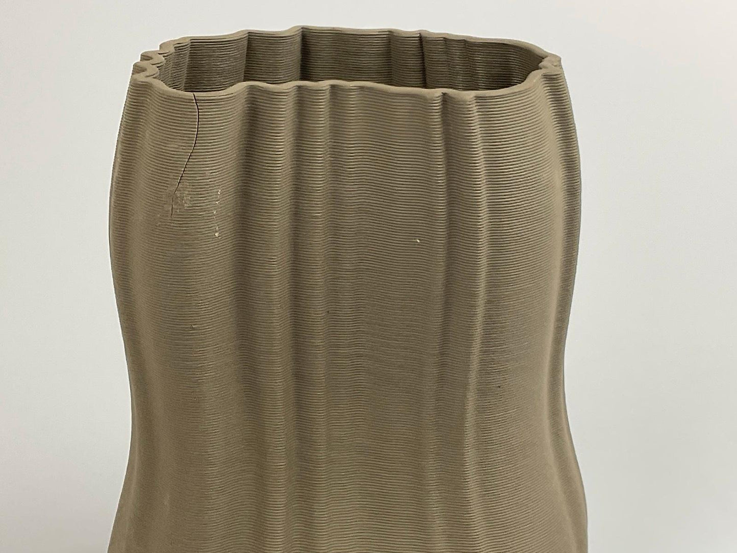 Ferm Living Moire Vase Gr. S Höhe 20 cm anthrazit