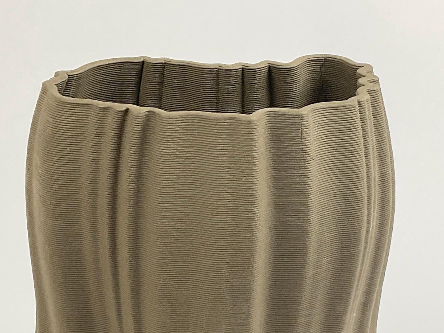 Ferm Living Moire Vase Gr. S Höhe 20 cm anthrazit