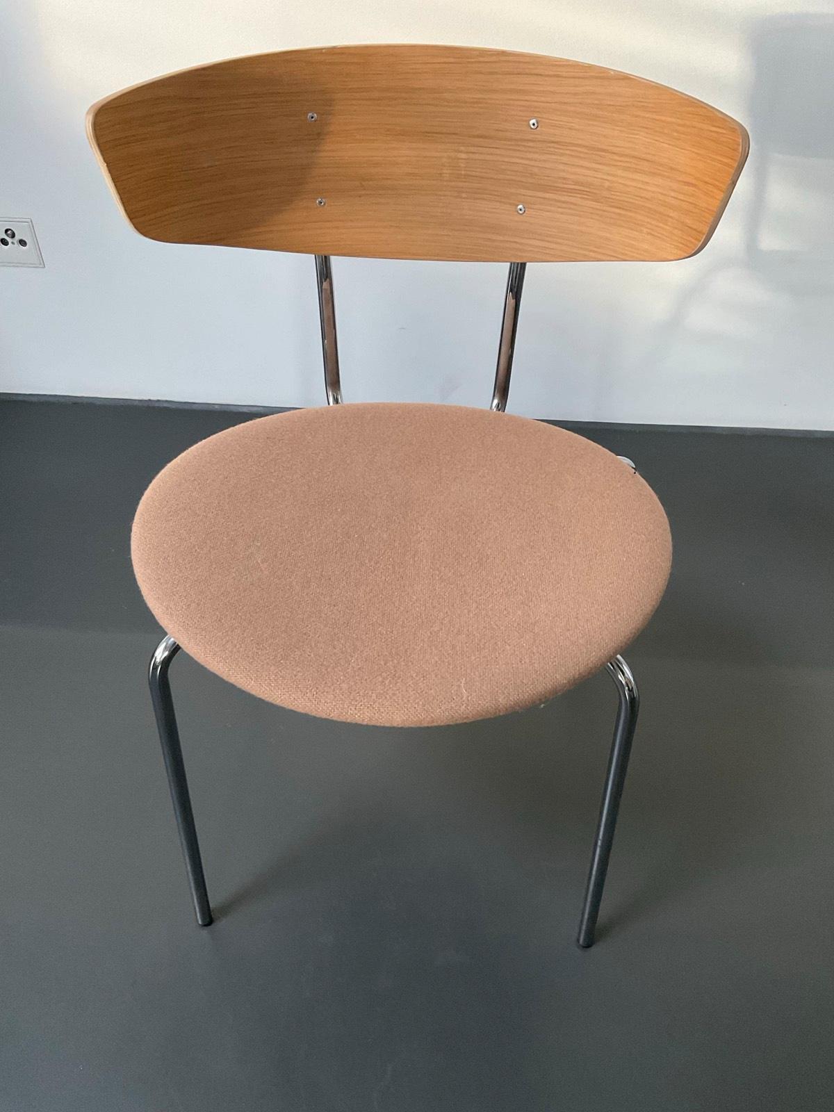 Ferm living Hermann Stuhl Holz mit sand Bezug
