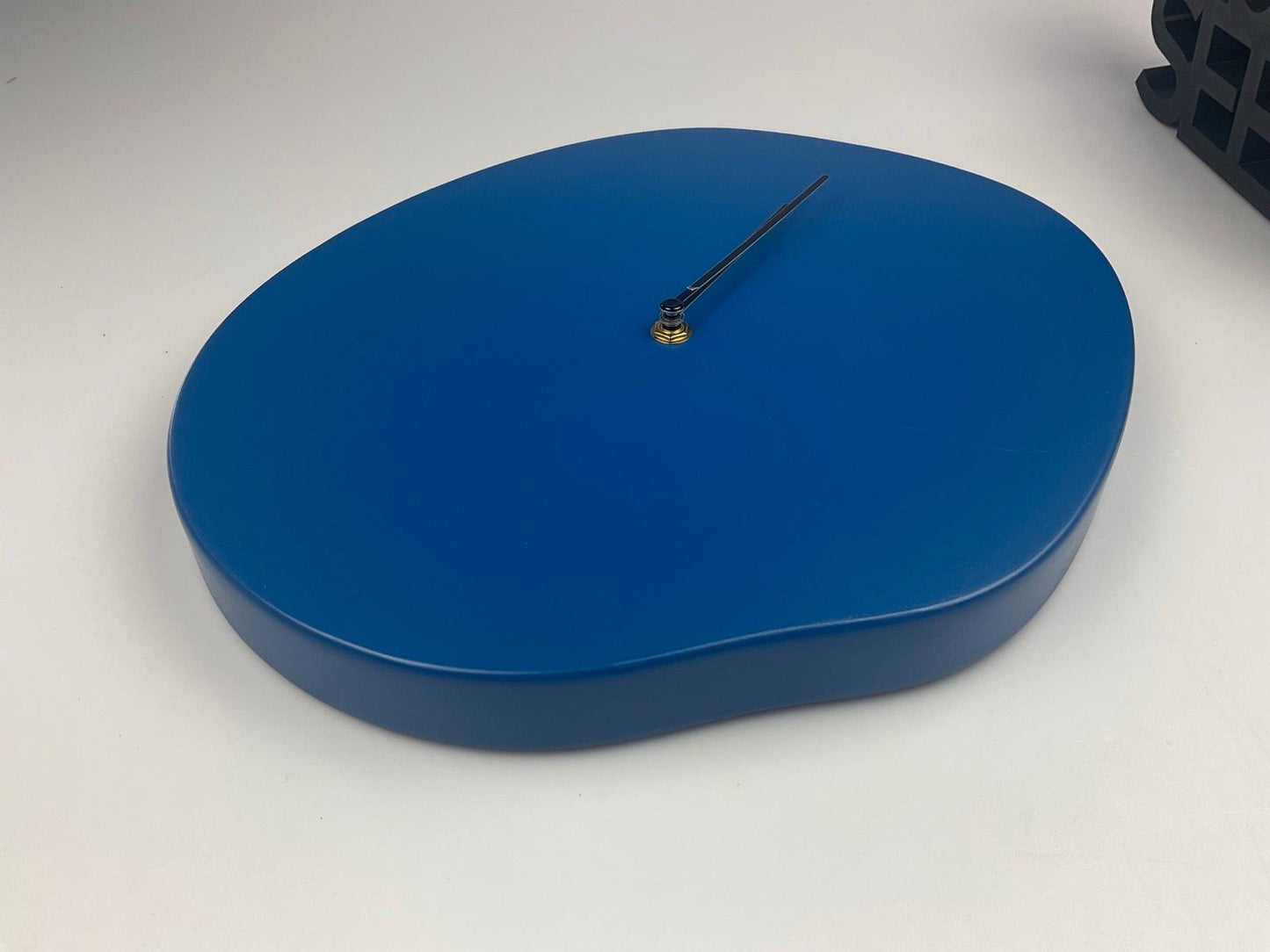 Ferm living Melt Wanduhr blau