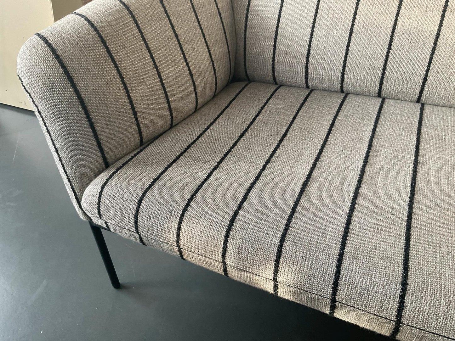 Ferm living Turn Sofa 2 Sitzer Pasadena sand/black