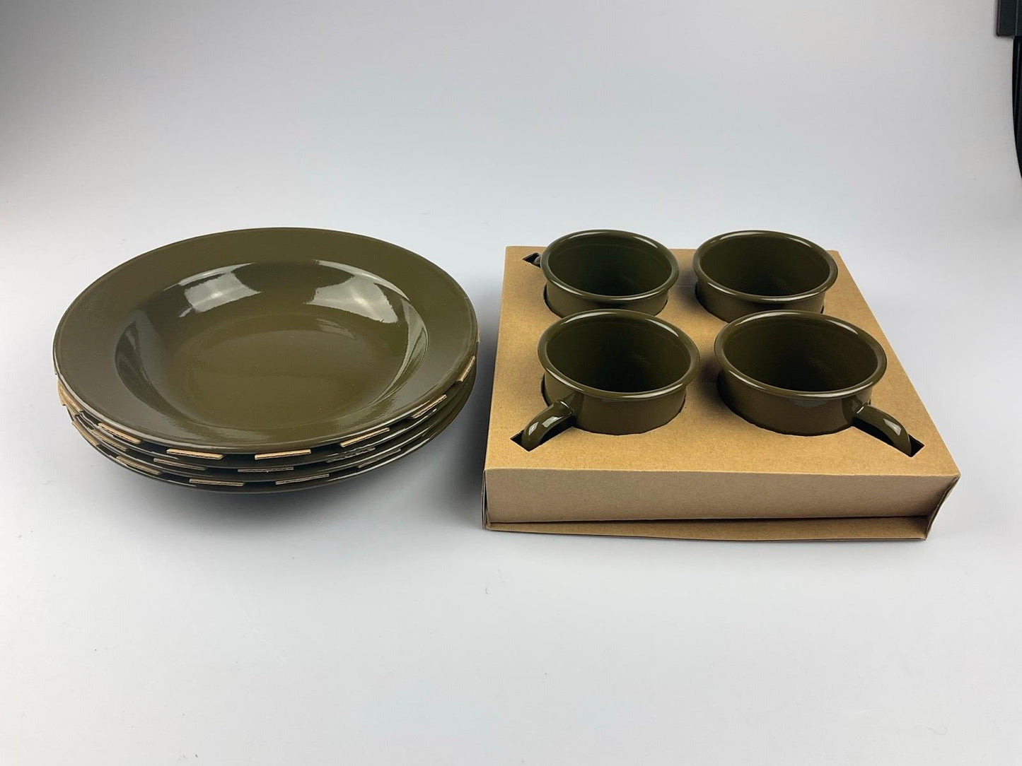 Ferm living Yard Picnic Set of 8 Olive green