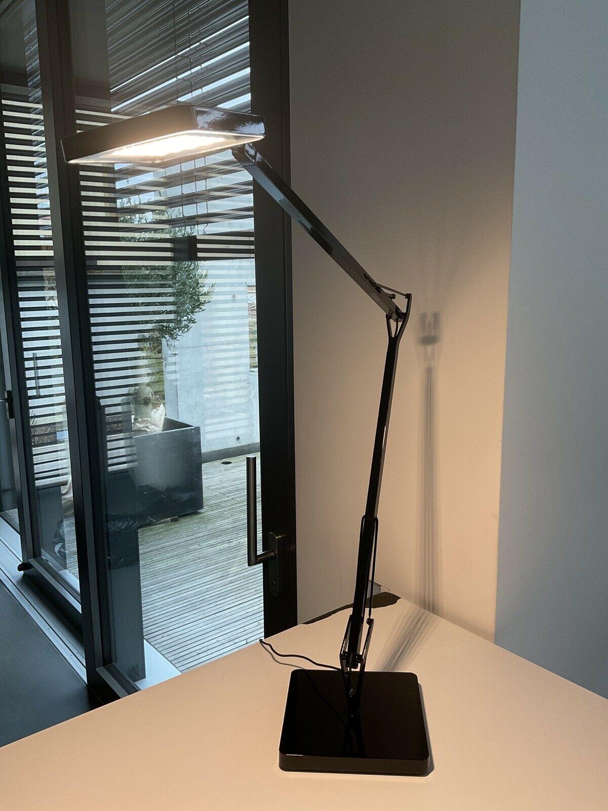 Flos Kelviin LED Base Tischleuchte schwarz