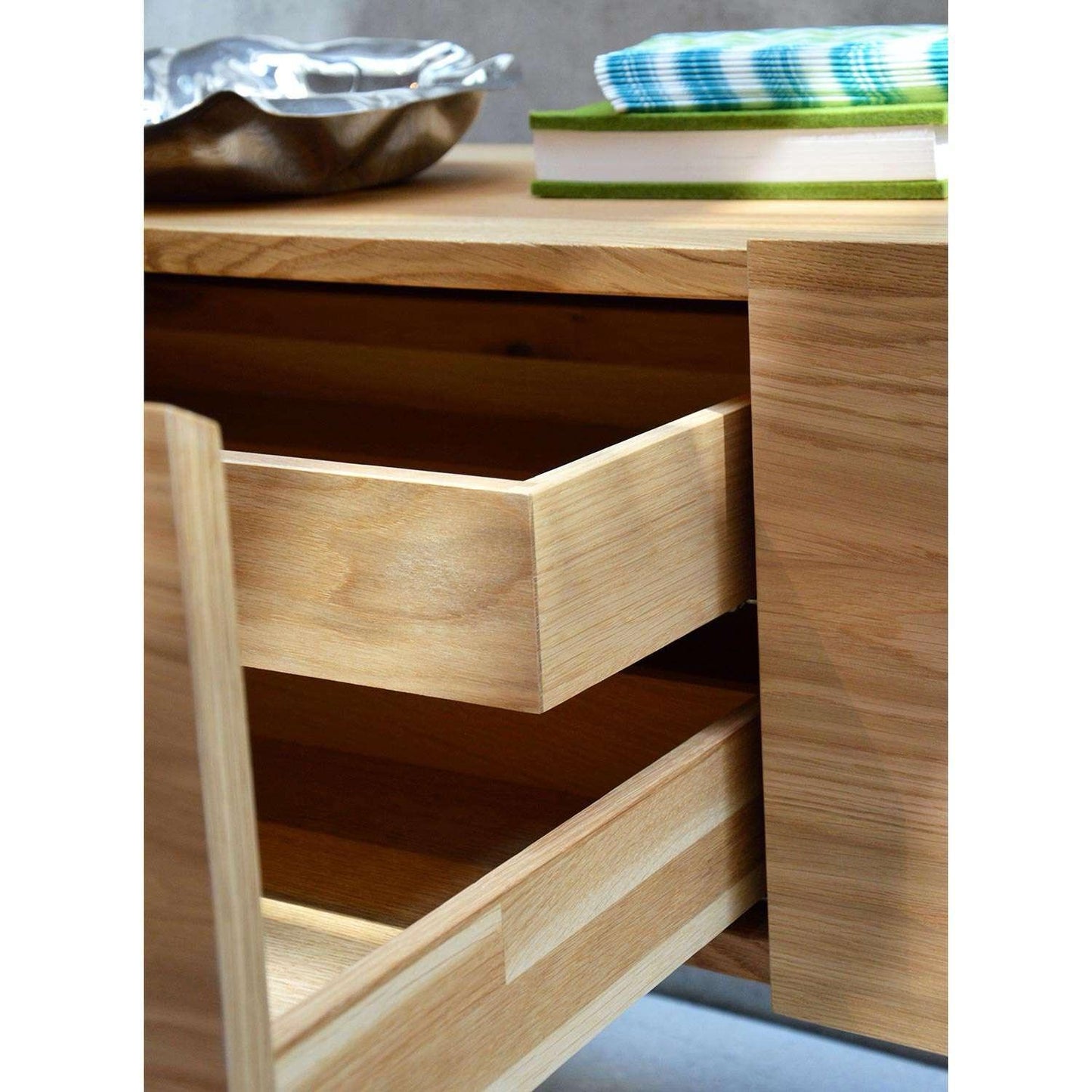 Jan Kurtz Dweller Sideboard eiche 3 tätig