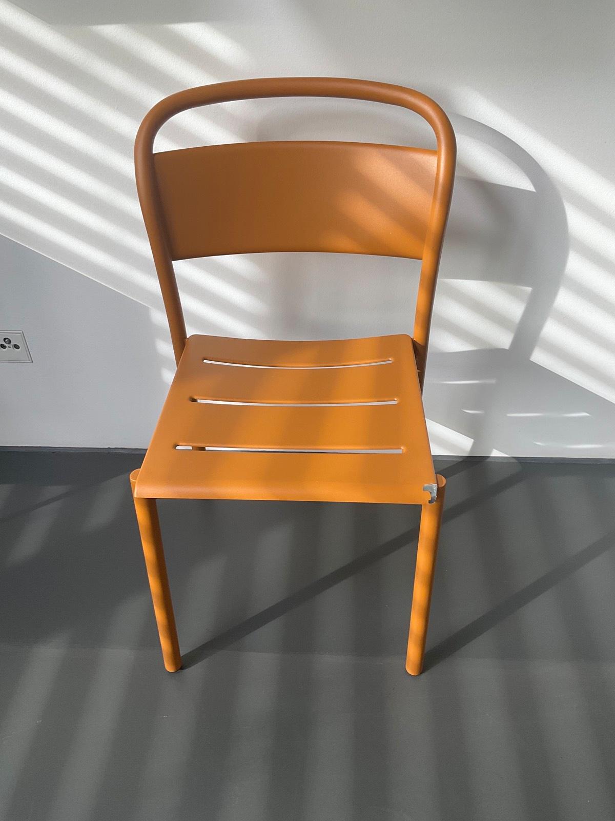 Muuto - Linear Steel Side Chair Burns orange - Gartenstuhl