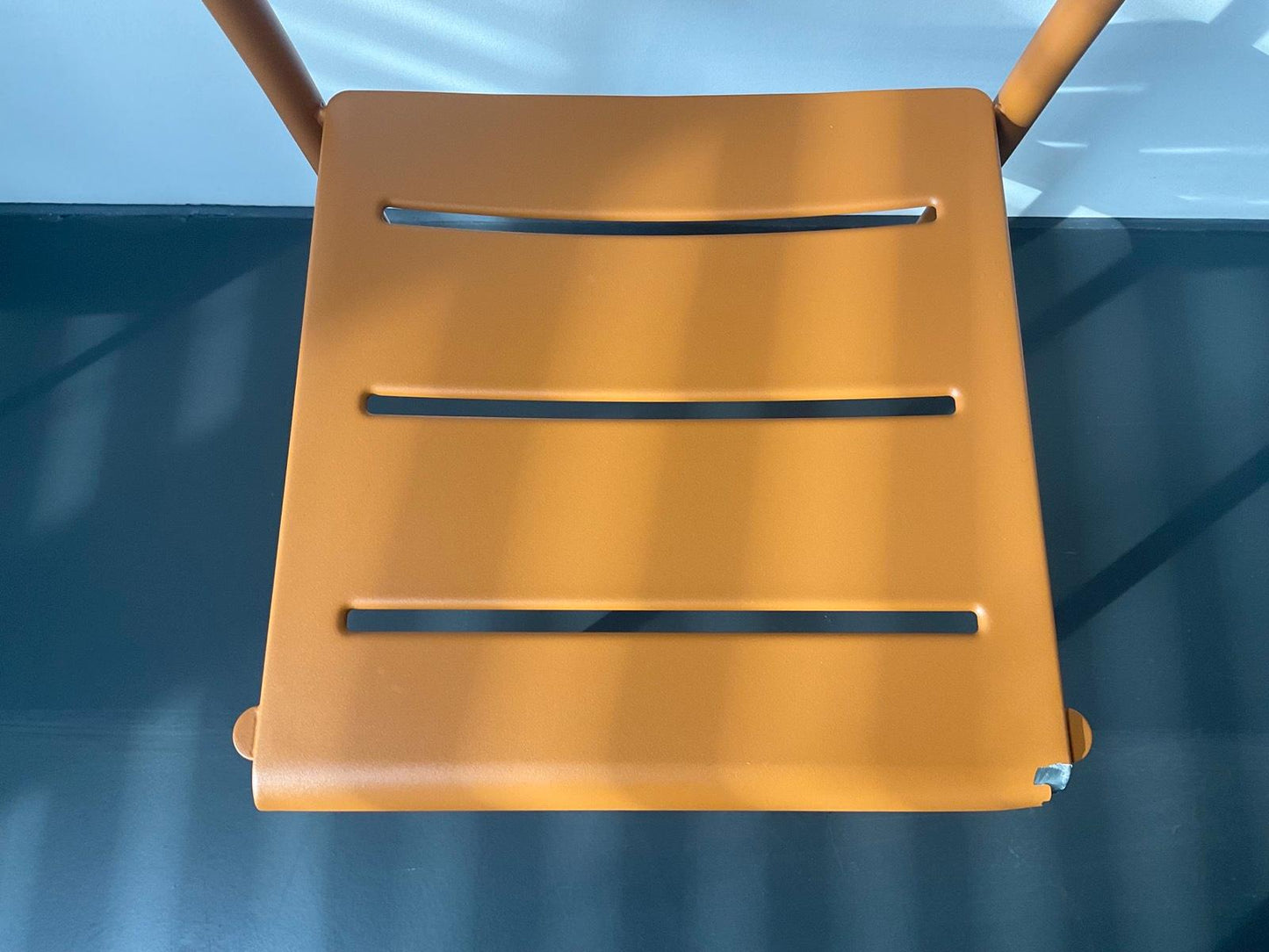 Muuto - Linear Steel Side Chair Burns orange - Gartenstuhl
