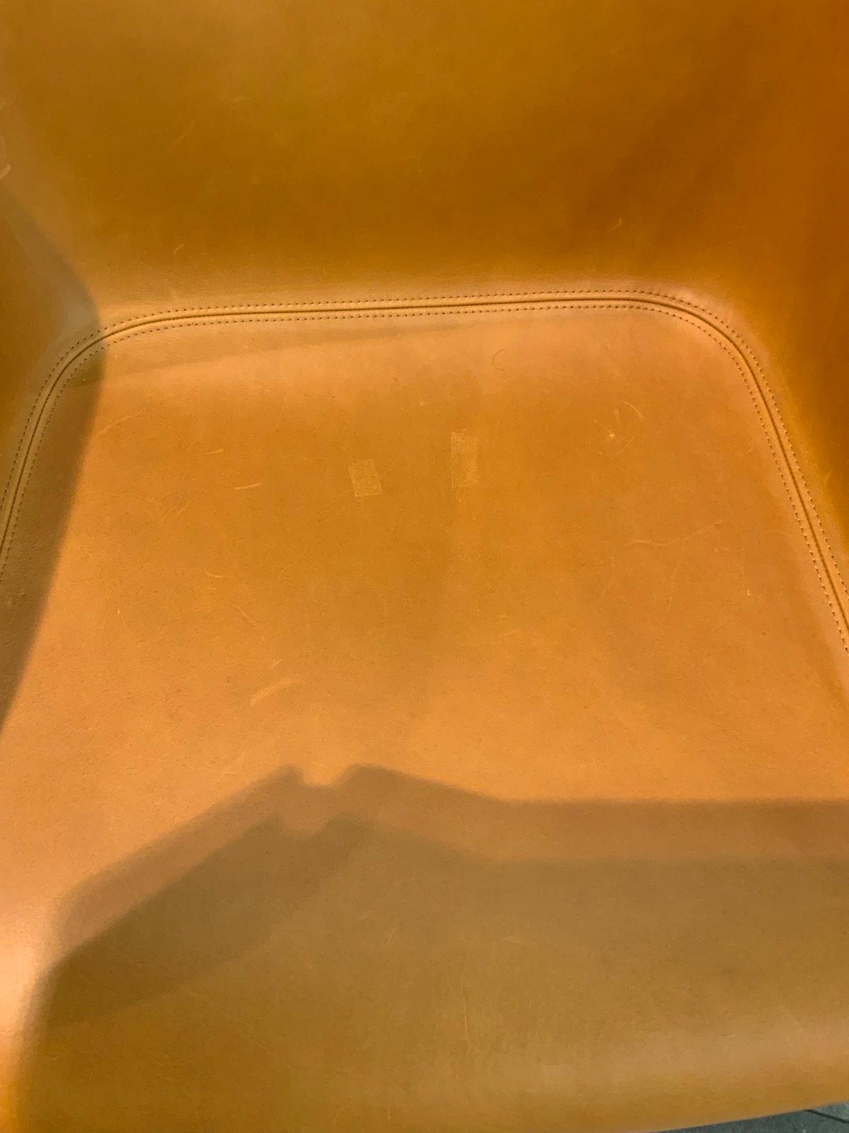 Muuto Fiber Chair Drehstuhl schwarz/cognac