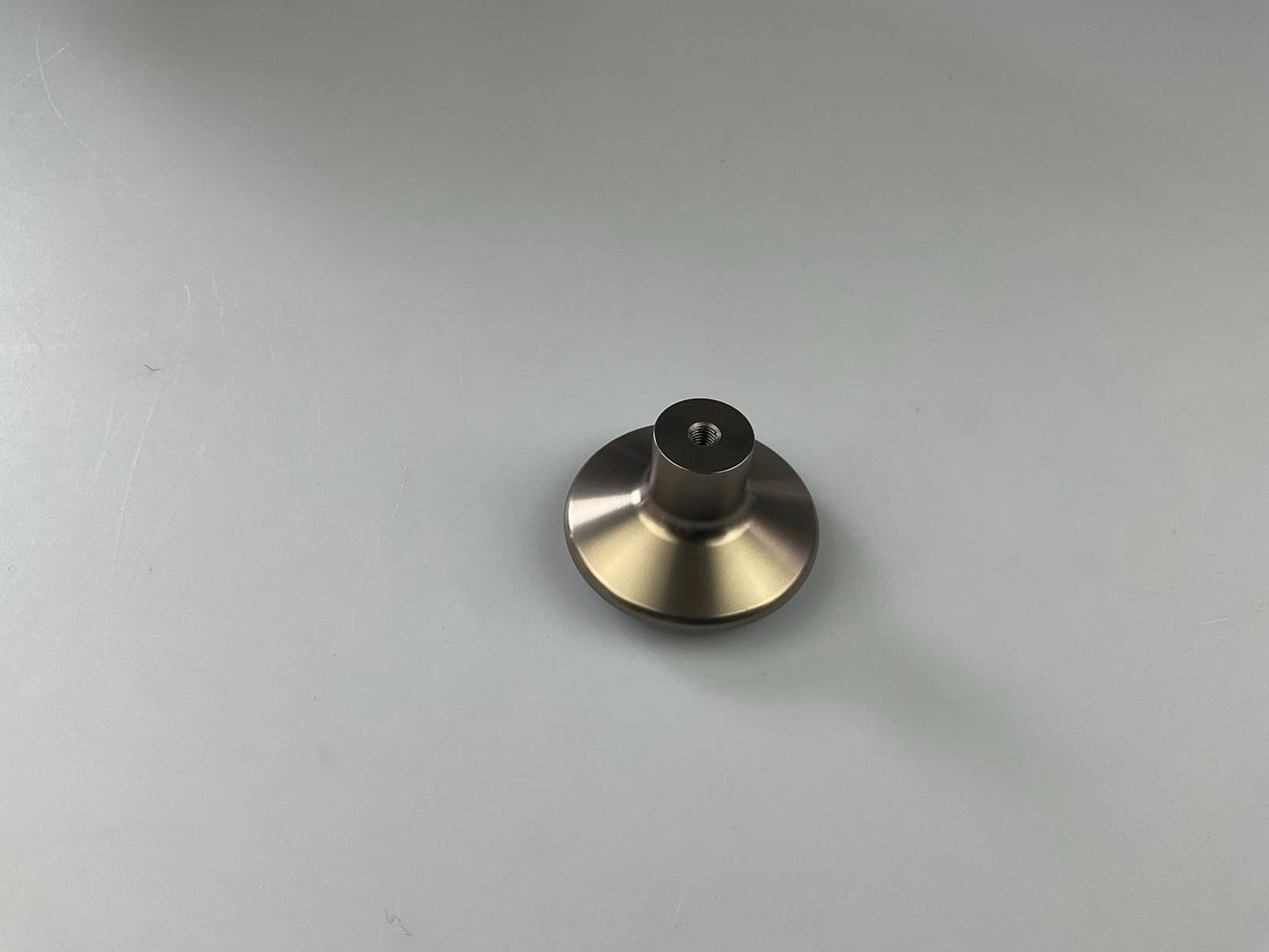 Muuto Metal Dots 5 cm taupe