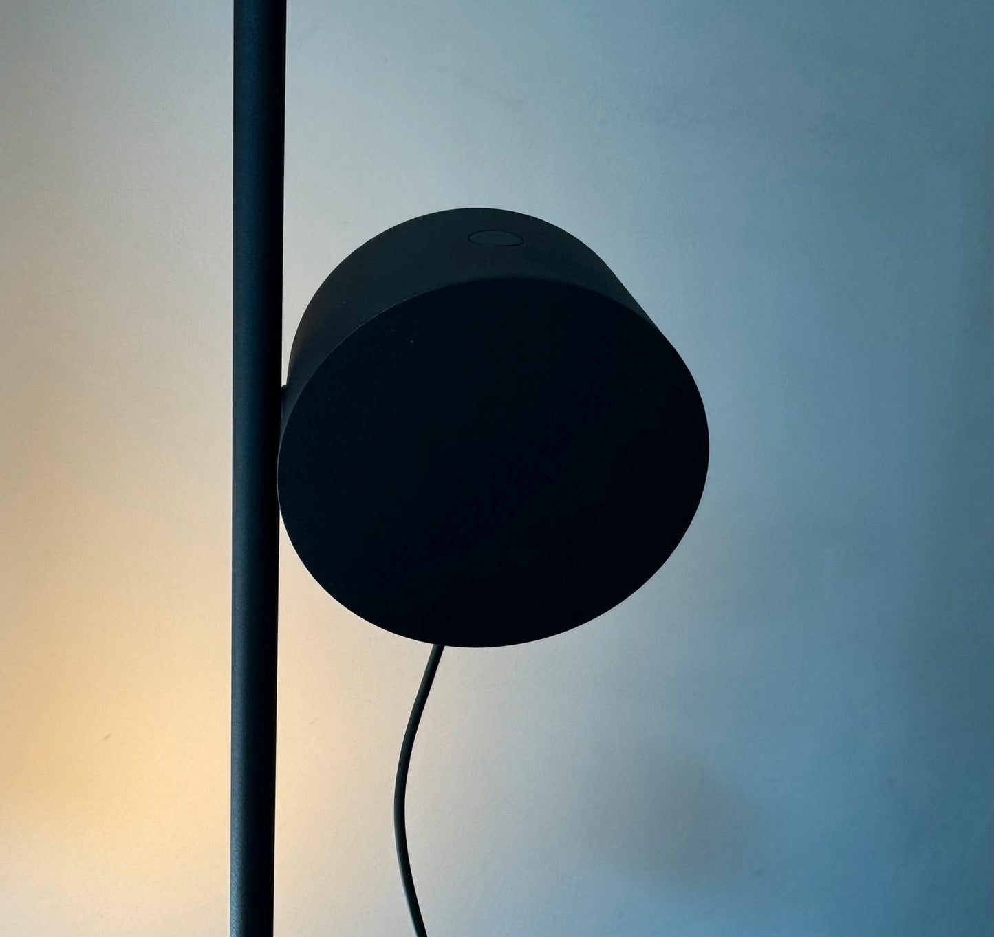 Muuto Post Stehlampe (Floorlamp) schwarz