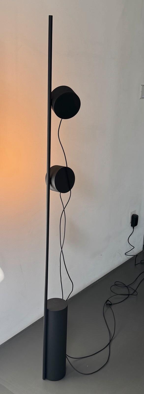 Muuto Post Stehlampe (Floorlamp) schwarz
