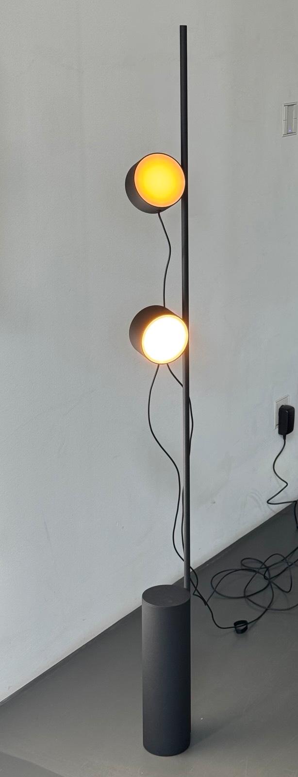 Muuto Post Stehlampe (Floorlamp) schwarz