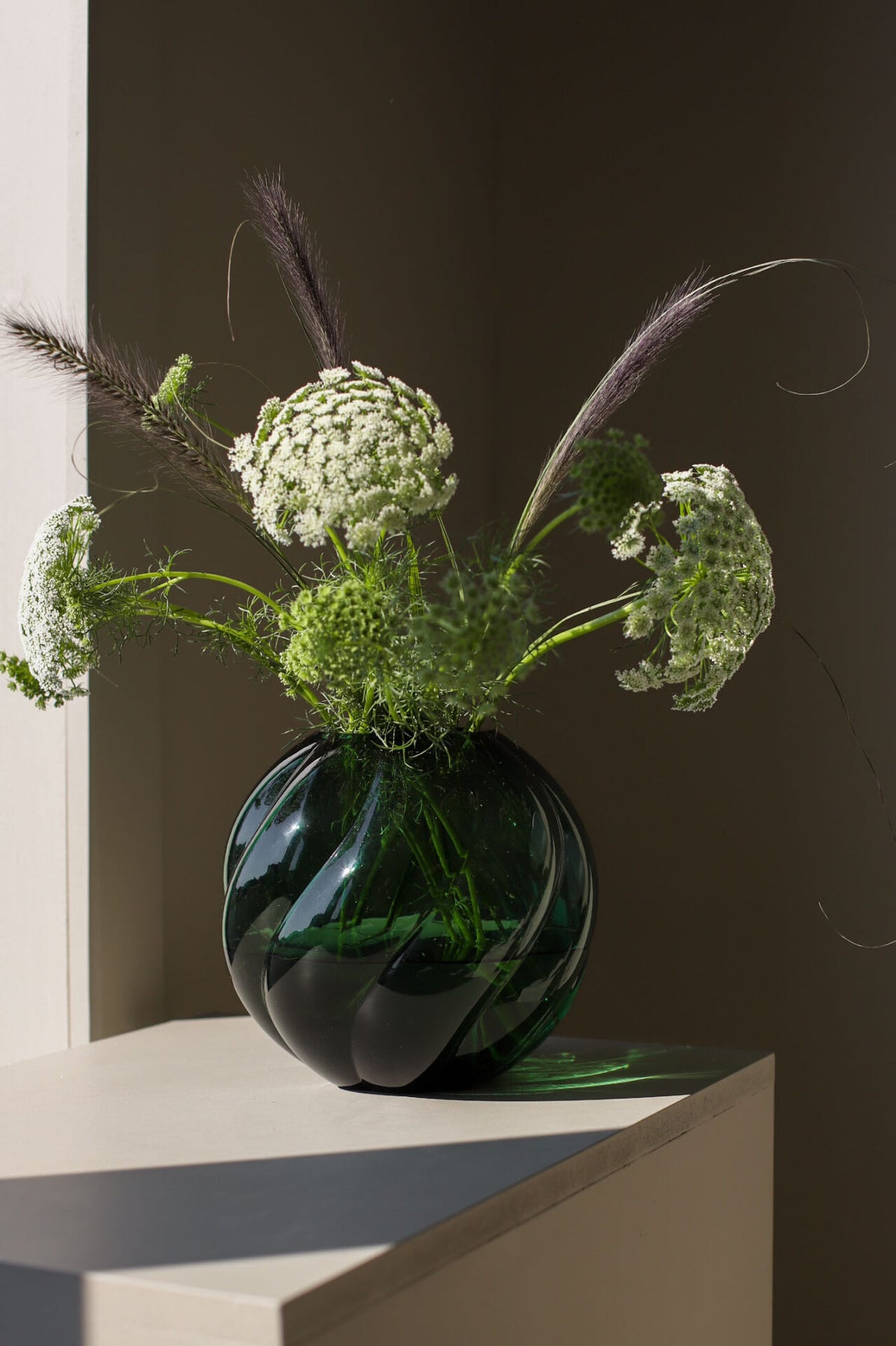 Cooee Design Vase Twist Ball 20cm