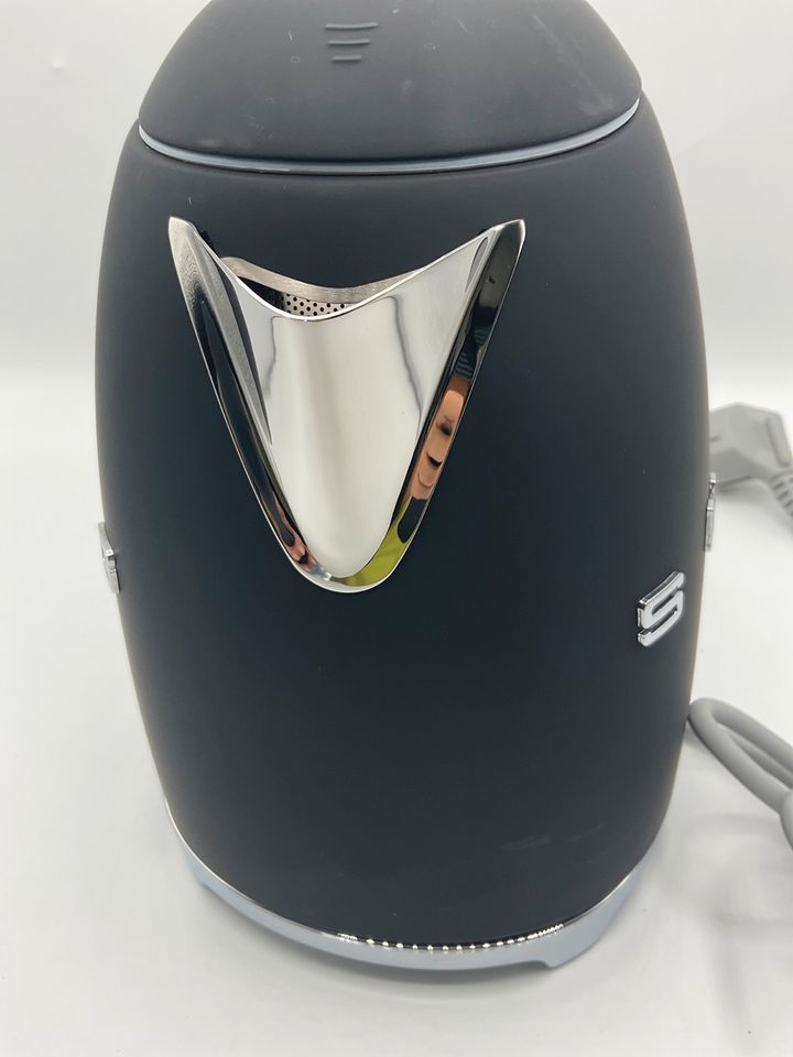 Smeg Wasserkocher schwarz matt
