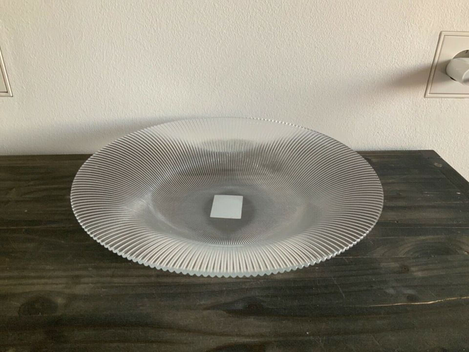 Salt and Pepper Serie Glasteller transparent