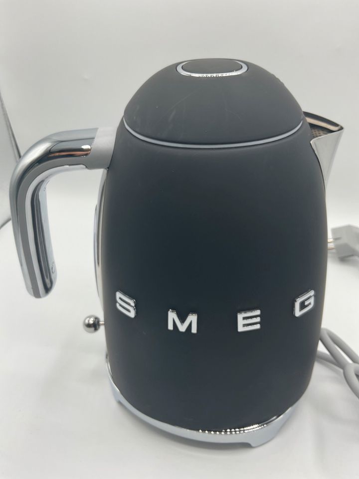 Smeg Wasserkocher schwarz matt