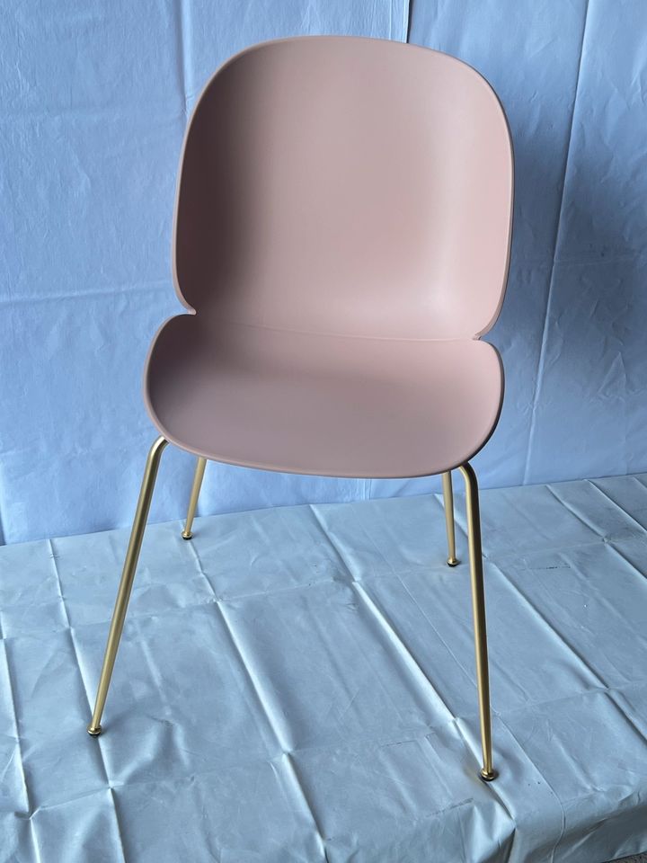 Gubi Beetle Dining Chair - Un Unholstered Conic Base Farbe Sweet