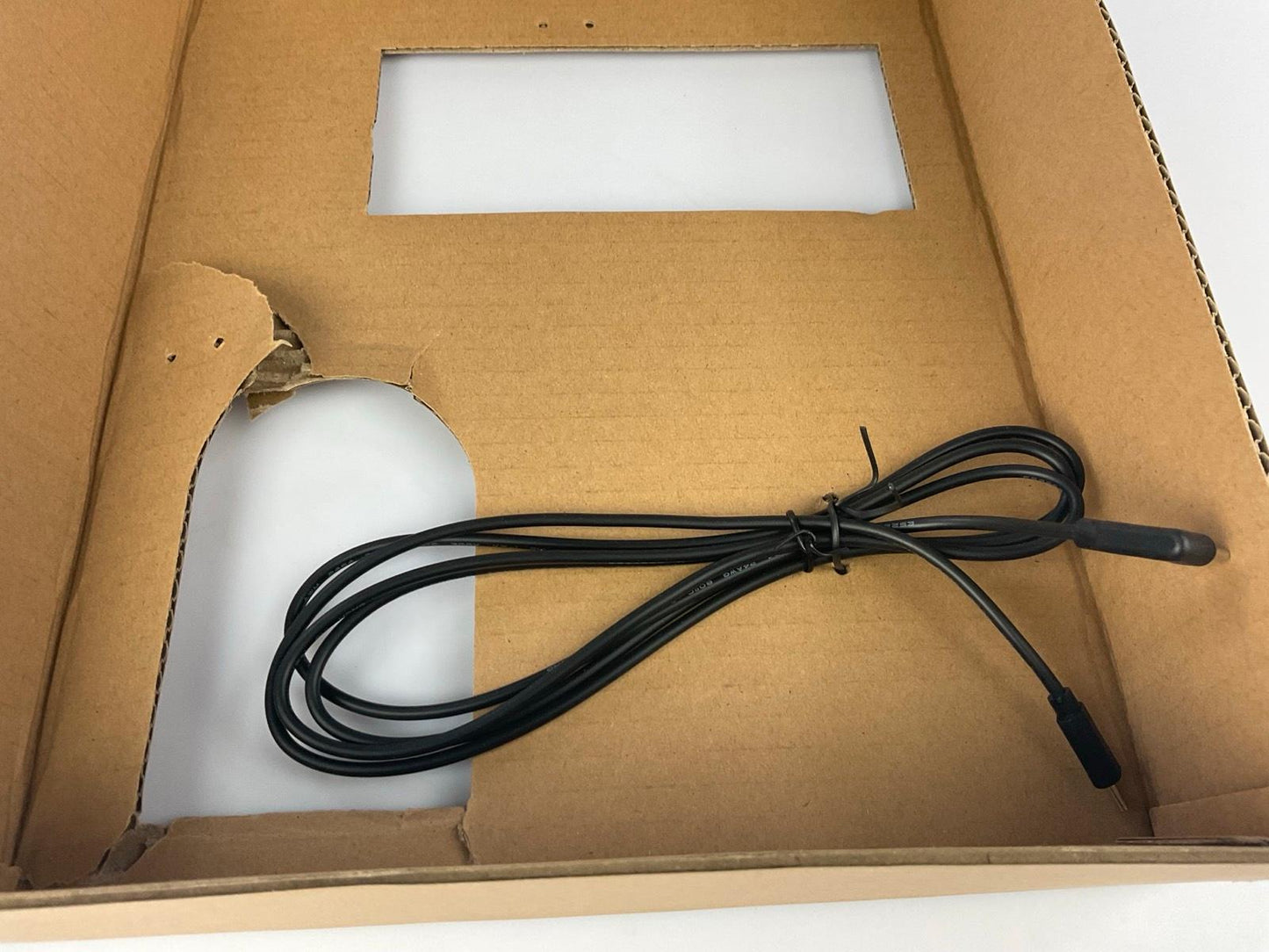 Ferm Living Arum tragbare Leuchte grass green