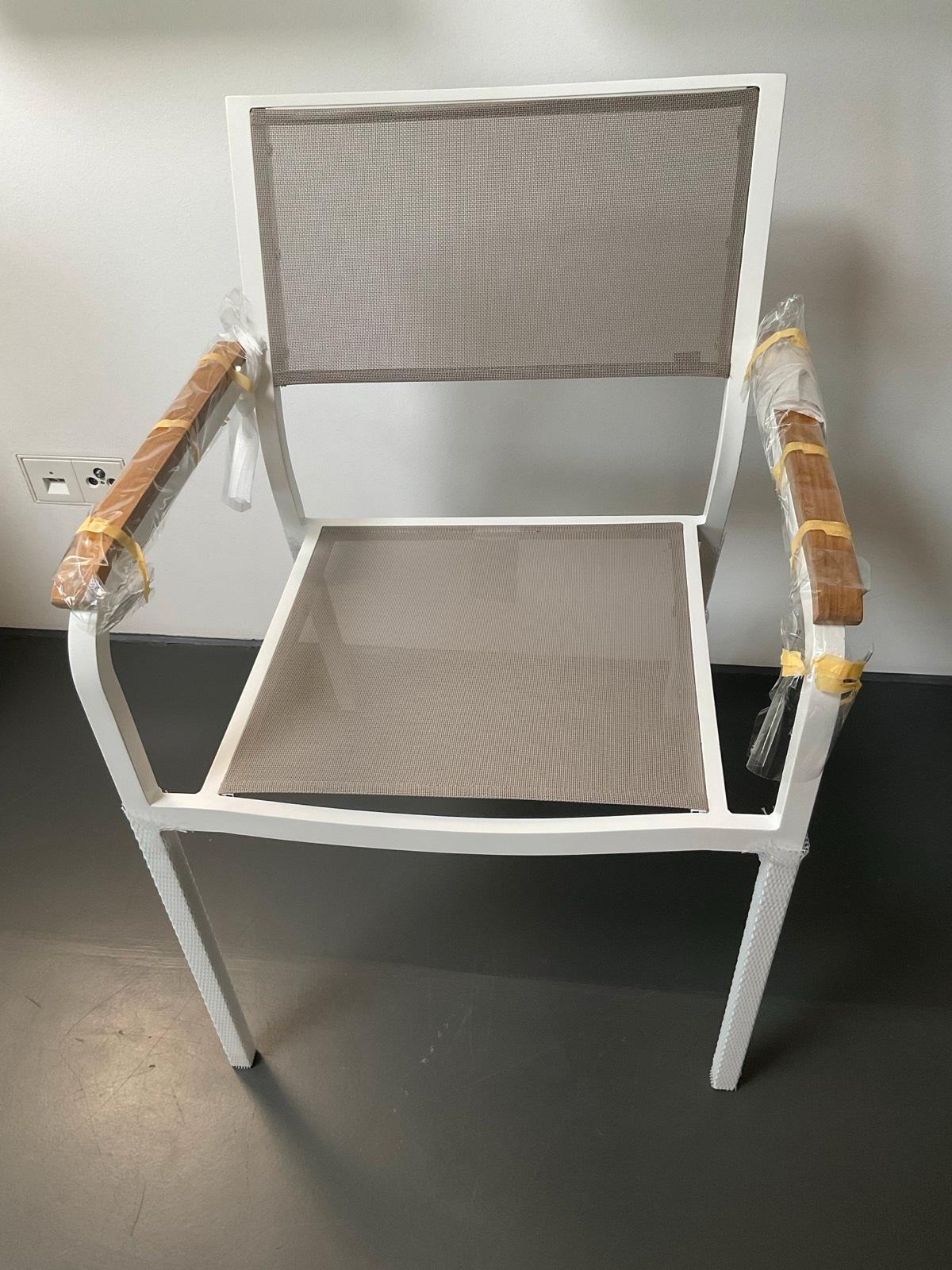 Jan Kurtz Stapelstuhl LUX Alu weiß Bezug taupe