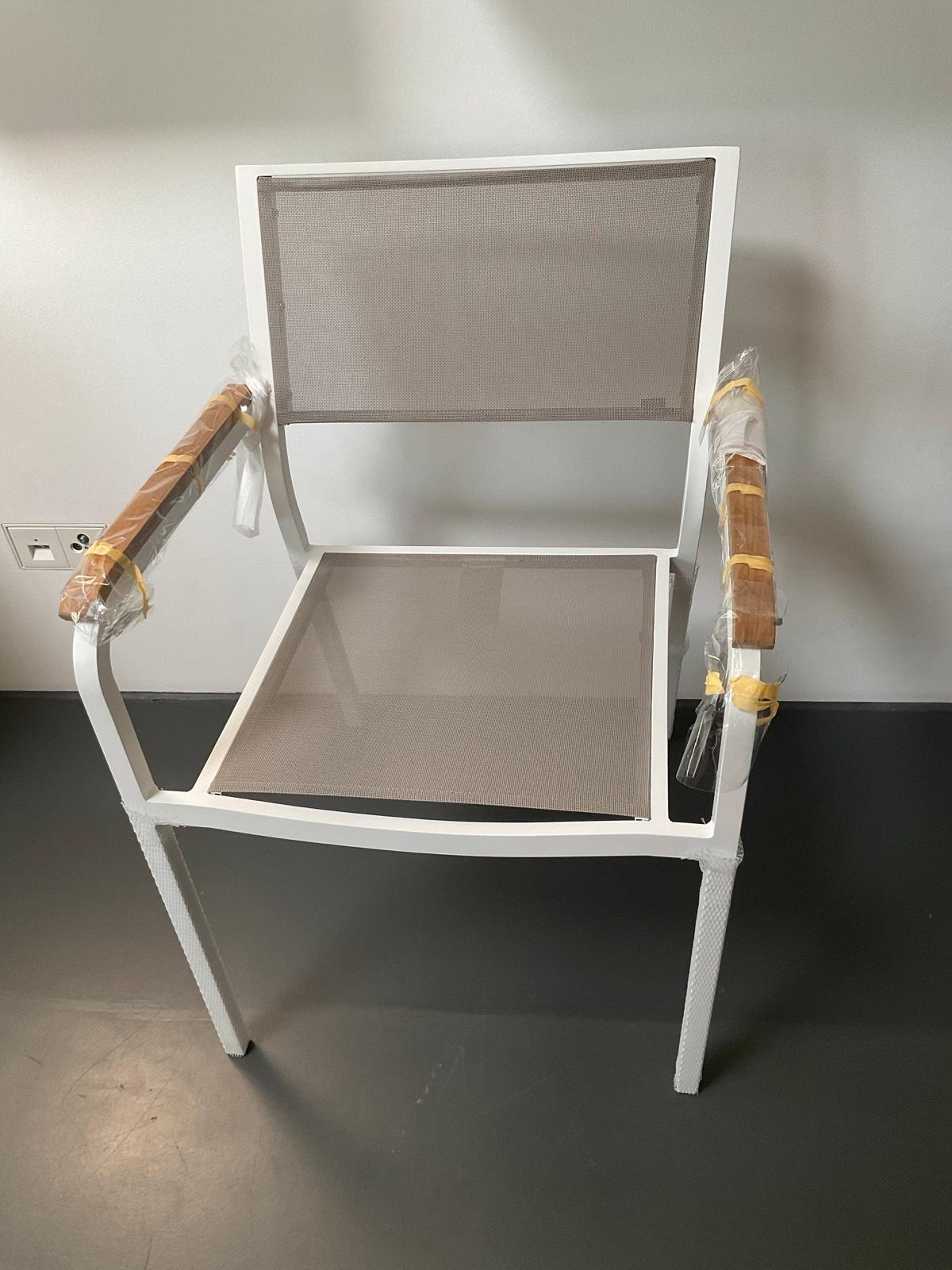 Jan Kurtz Stapelstuhl LUX Alu weiß Bezug taupe