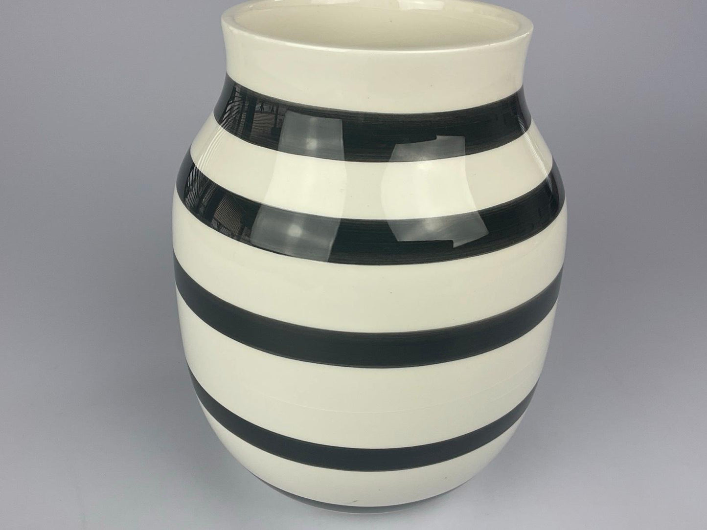 Kähler Omaggio Vase schwarz weiß 20 cm