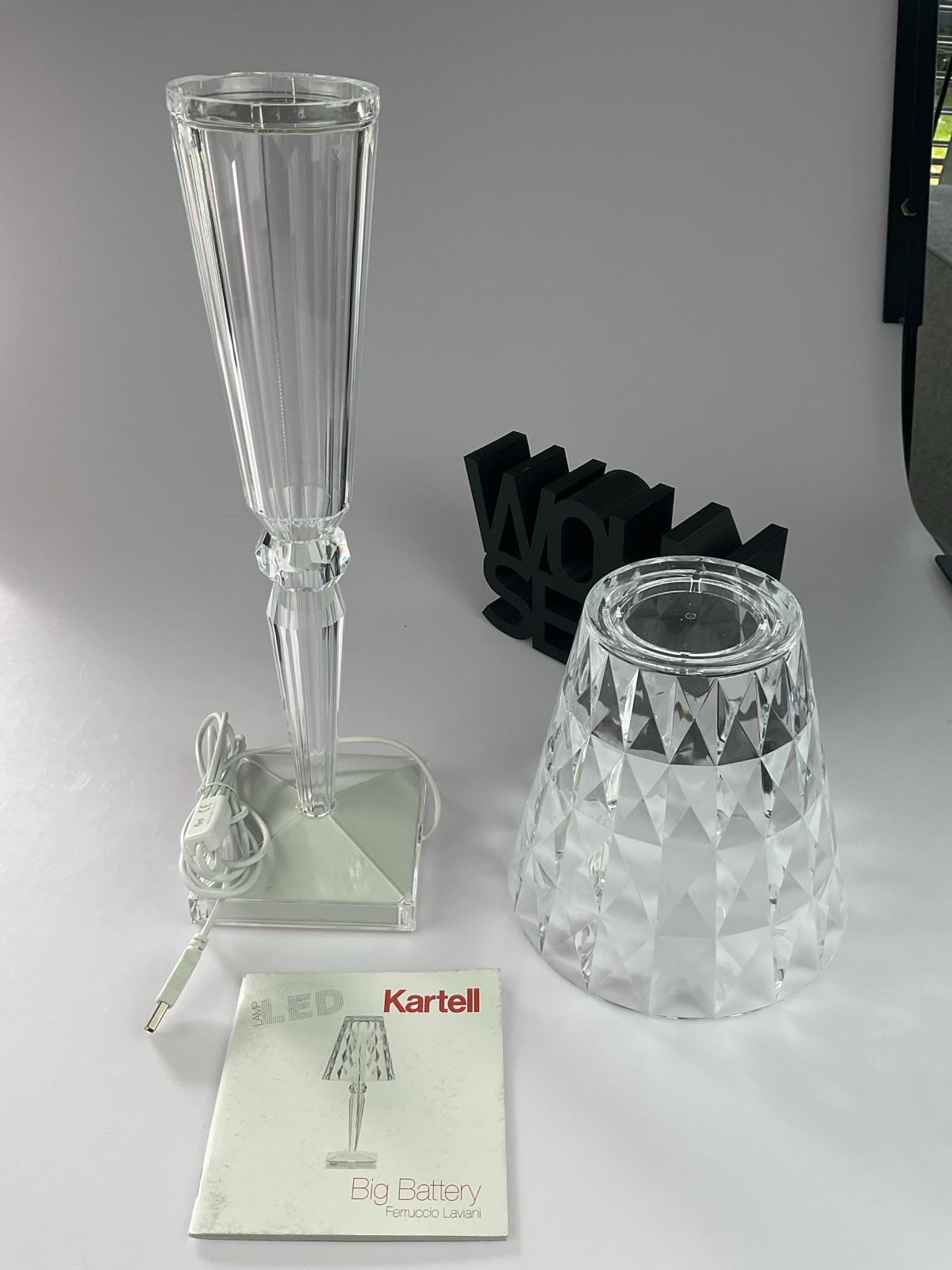 Kartell Big Battery mit Kabel glasklar