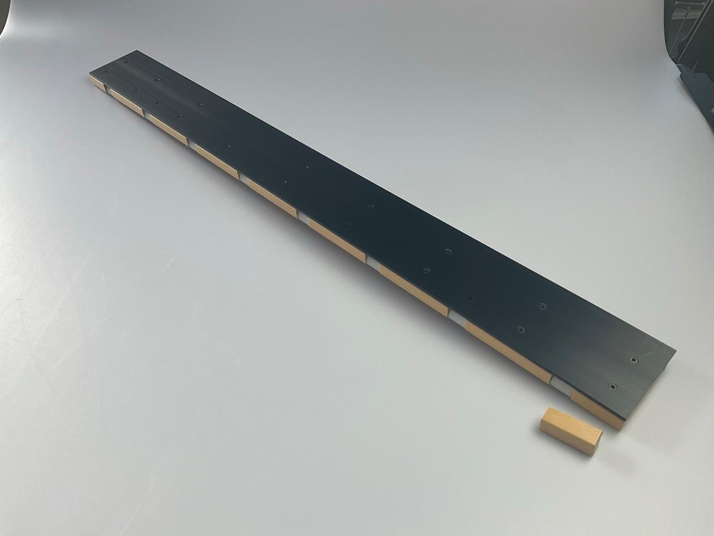 Loca Knax Garderobe waagerecht 8 Haken Buche