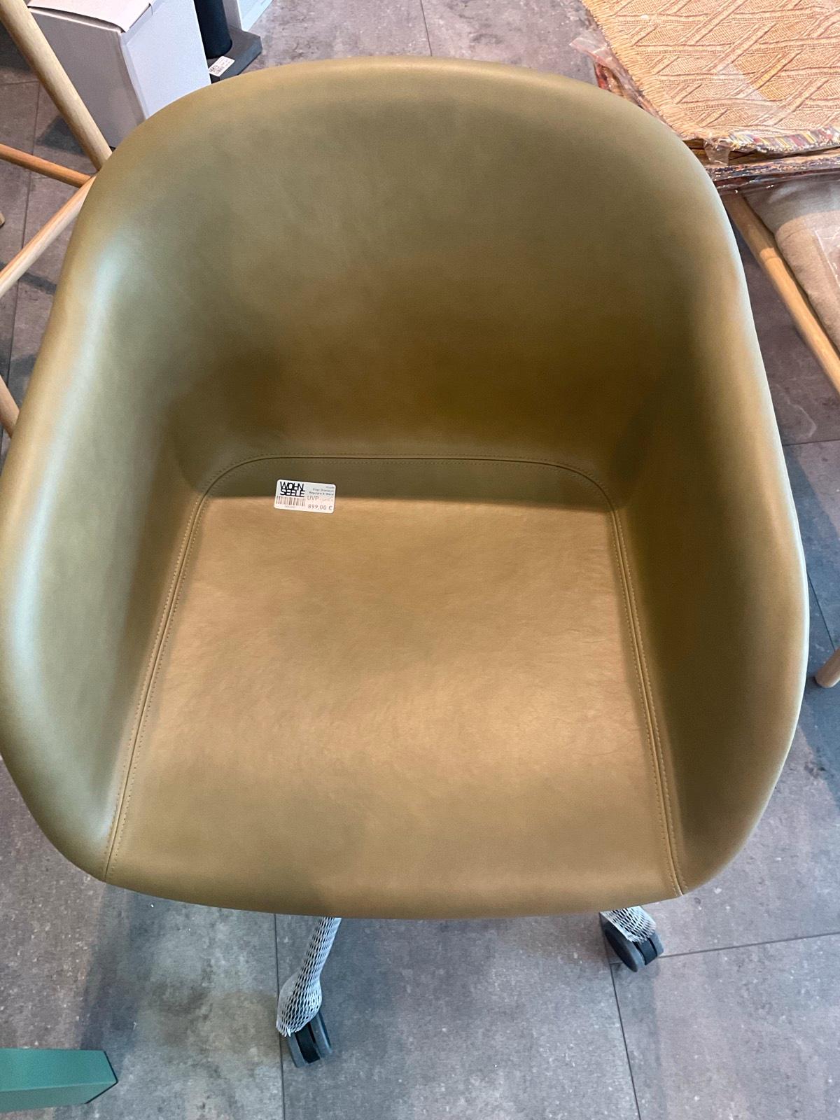 Muuto Fiber Armchair Leather Swivel, Castors, Gaslift Farbe Olive