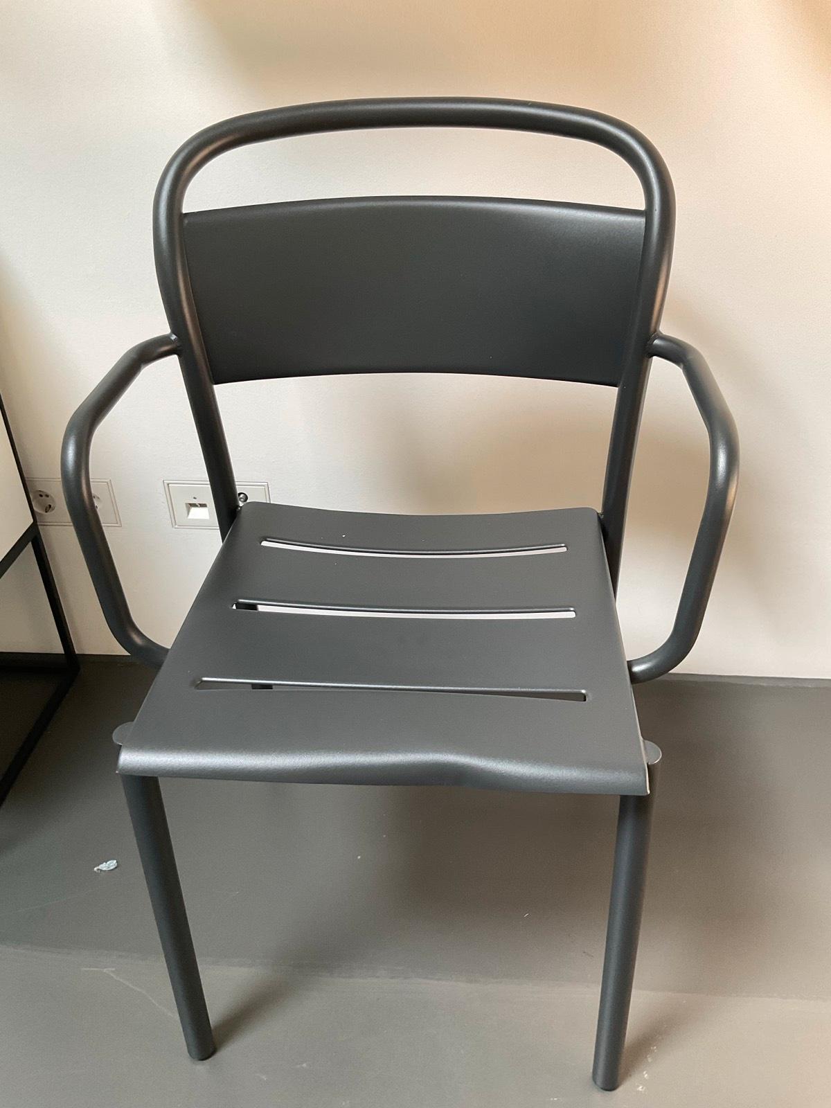 Muuto Linear Steel Armchair black