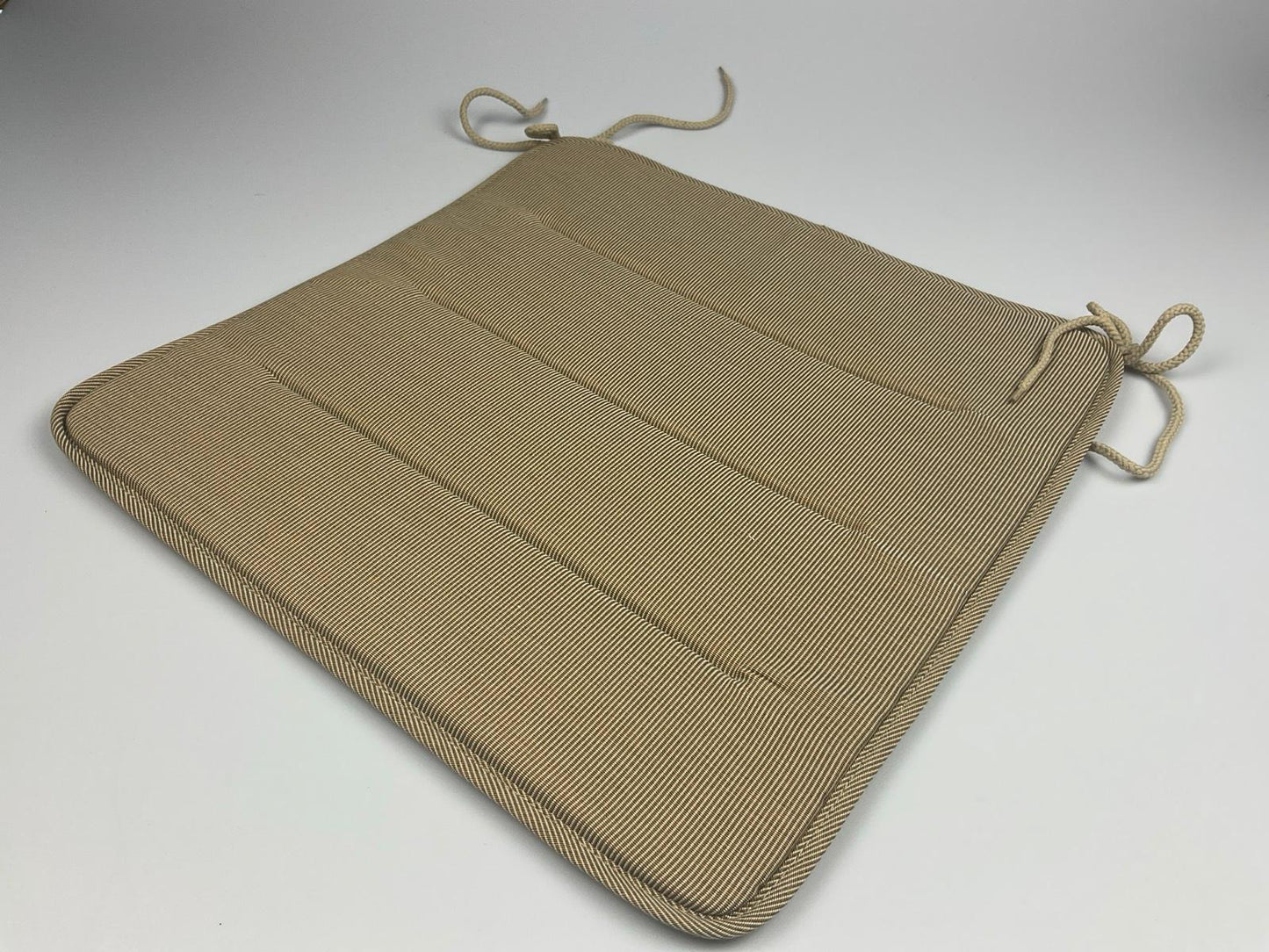 Muuto Linear Steel Sitzkissen 40 x40 cm