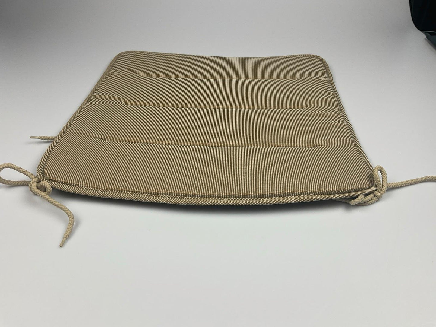 Muuto Linear Steel Sitzkissen 40 x40 cm
