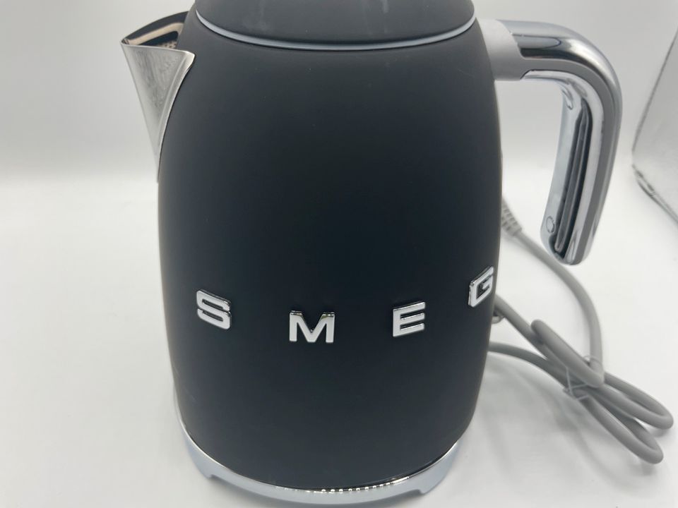 Smeg Wasserkocher schwarz matt