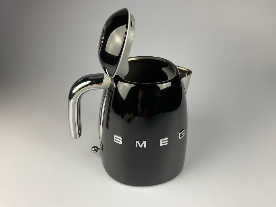 Smeg Wasserkocher schwarz