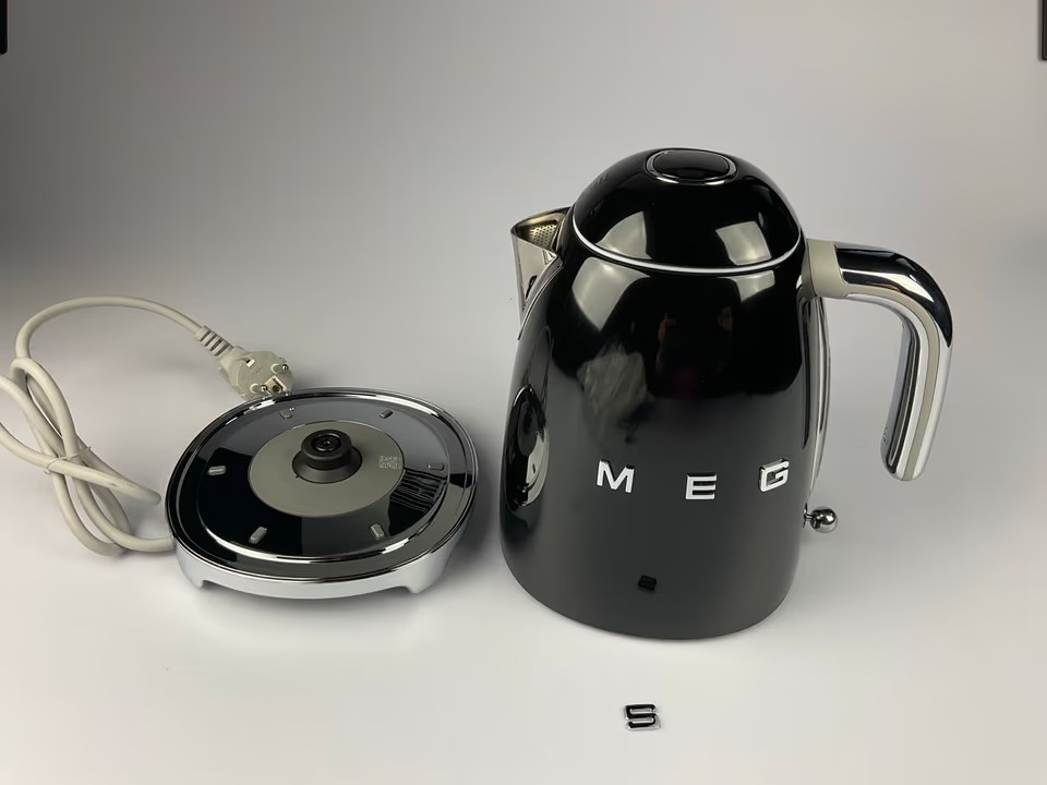 Smeg Wasserkocher schwarz